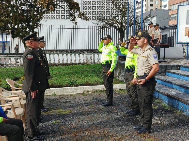 DESPEDIDA Y ASCENSO DE SERVIDORES POLICIALES